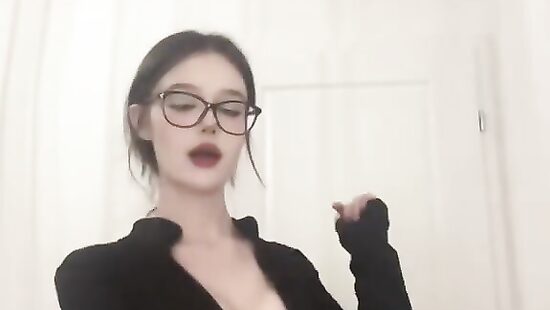 Anya 18